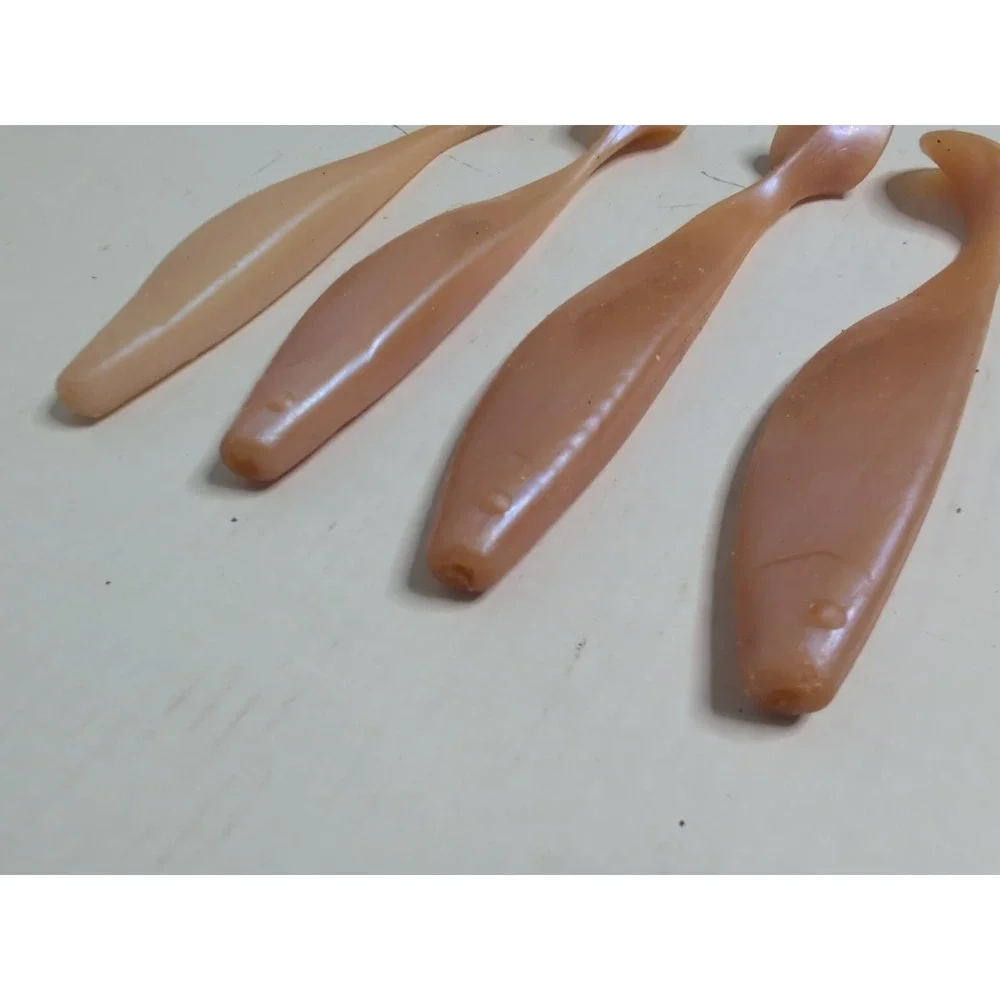 Lot Of 4 Pink/ Beige Soft Plastic Bait Fish Fishing 9